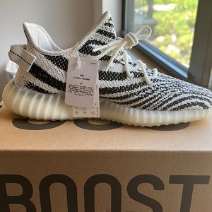COPY - Yeezy Boosts 350 V2 Zebra